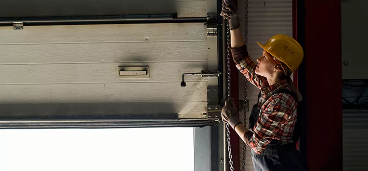 Addressing Common Garage Door Stoppage Issues in Daytona Beach, FL